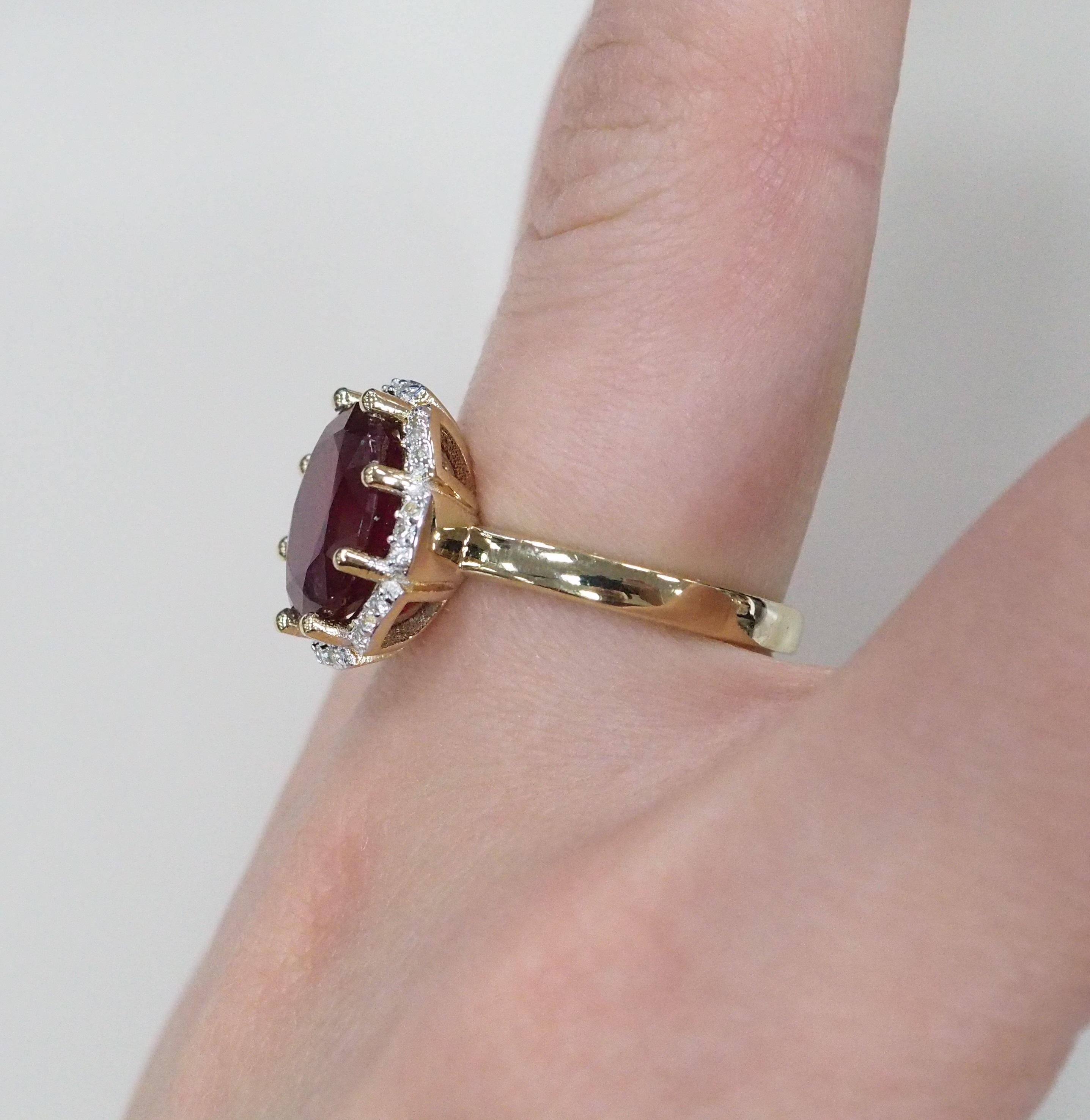 Серебряное кольцо с рубином